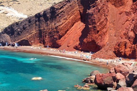 Luxury Catamaran tour around the Caldera 2