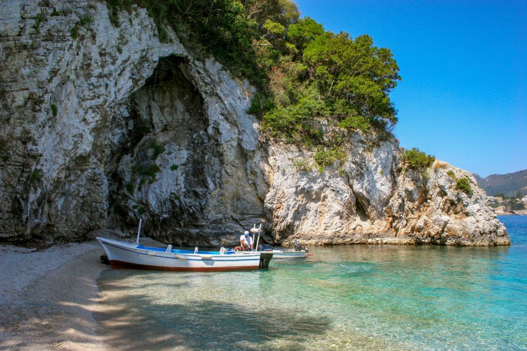 3-rovinia-beach-4