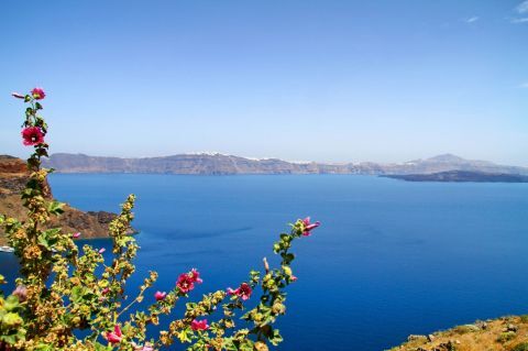 Boat to Thirassia island