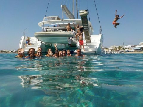 Day cruise on a catamaran with lunch 1