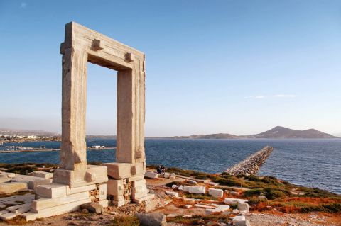 Castle walking tour and sunset at the Portara