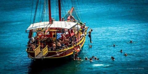 5 Hours Trip Black Rose Pirate Boat 2