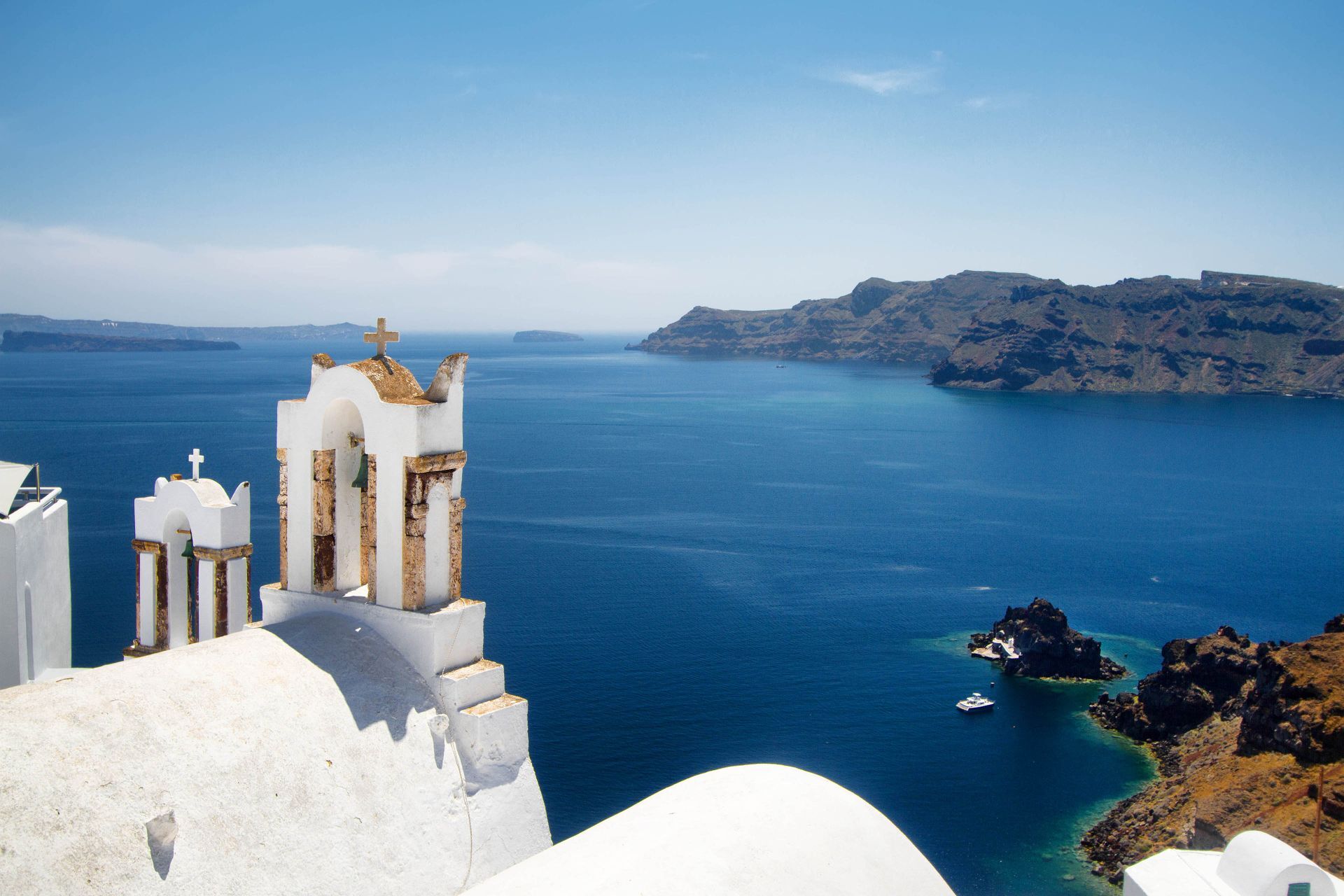 Oia in Santorini, the most beautiful village in Greece